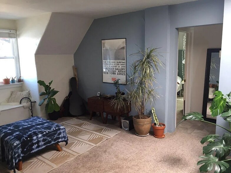 Building Photo - 925 Grandview Ave