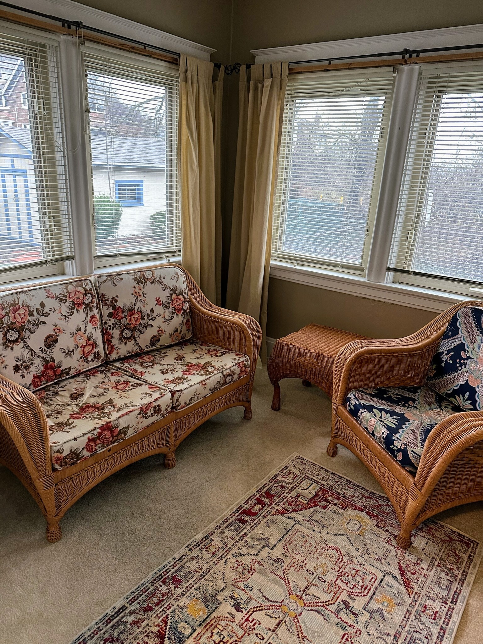 Sunroom overlooking fenced backyard - 2533 Valley View Ct