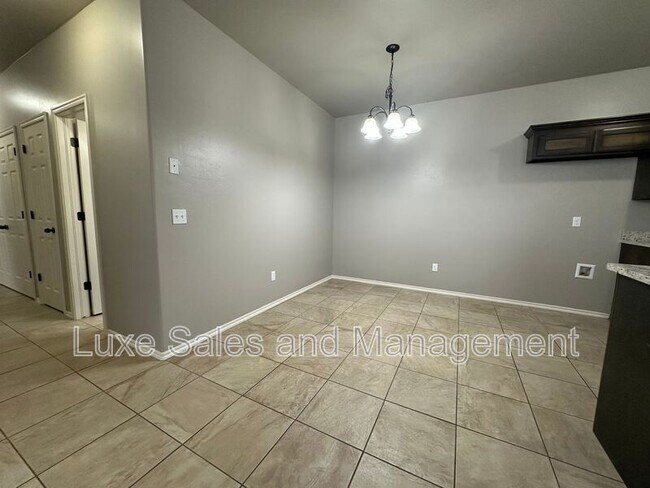 Building Photo - 1316 Garden Gate Dr