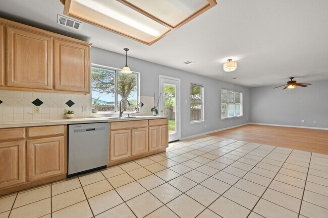 Building Photo - 2700 Cradle Rock Trl