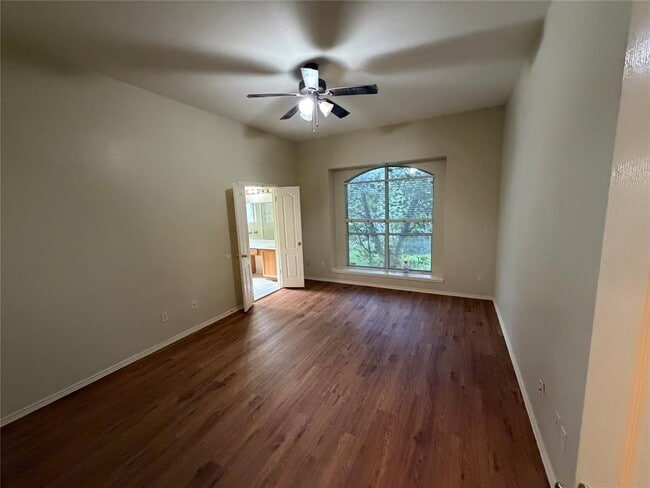 Building Photo - 10309 Broomflower Dr