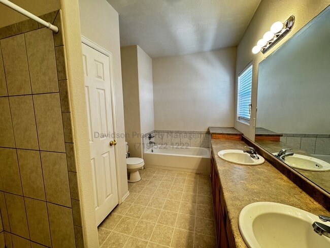 Building Photo - Spacious 3 Bedroom Condo in Southeast Colorado Springs