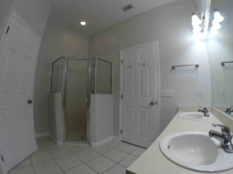 Building Photo - 4459 SW 99th St