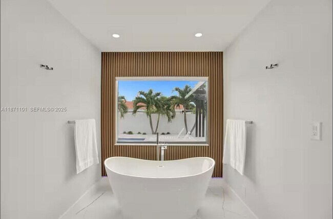 Building Photo - 6201 SW 107th Ave