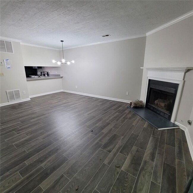 Building Photo - 6458 Bedford Ln