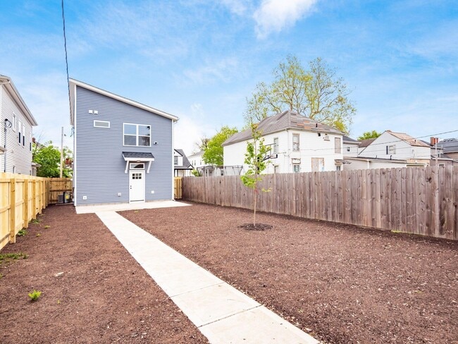 Building Photo - 145 Hayden Ave