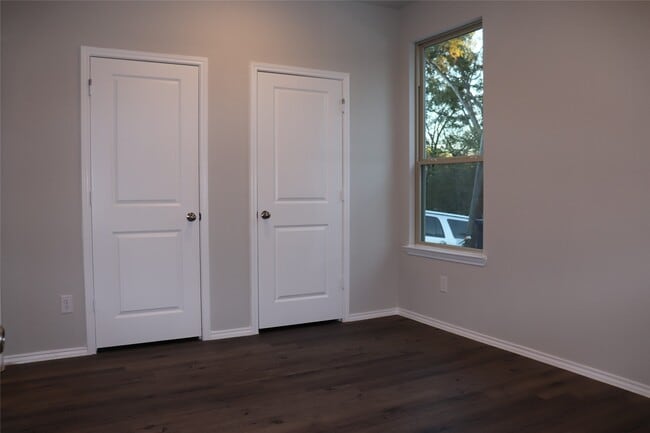 Building Photo - 11633 Vistawood St