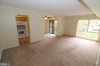 Building Photo - 8600A Village Square Dr