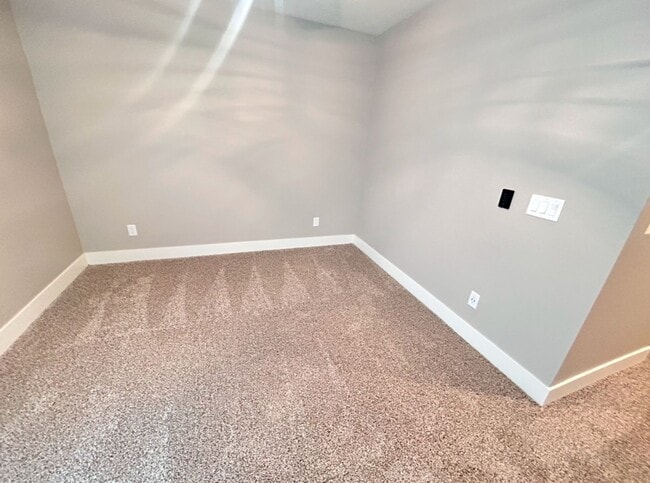 Building Photo - Beautiful New 3 Bedroom Phoenix home with Den/Loft! No HOA