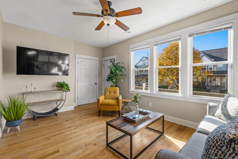 Building Photo - 2138 N Hubbard St