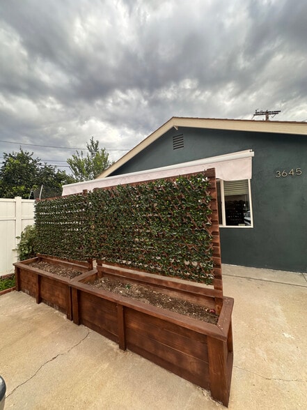 Primary Photo - 3645 Los Feliz Ct