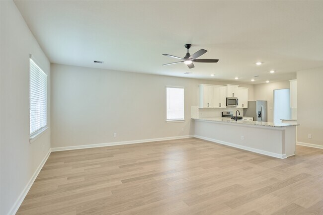 Building Photo - 21554 Bluebonnet Bay Dr