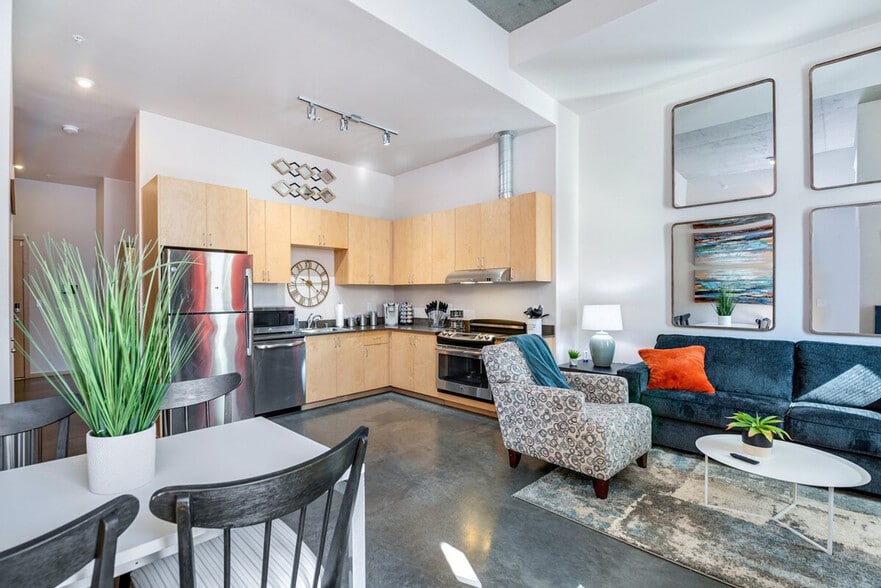 Building Photo - 1710 S McClellan St