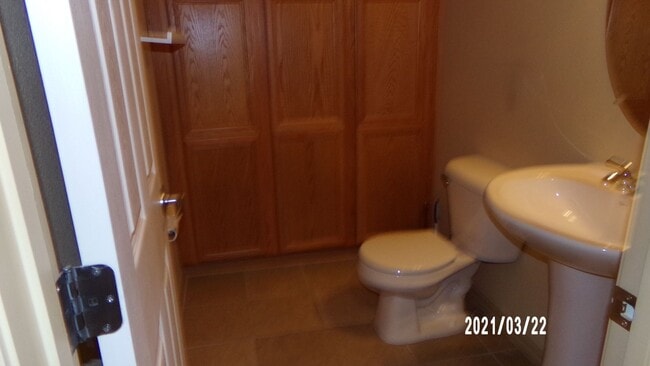 Building Photo - VISTA VERDE AT SUMMERLIN 3bd 2.5 bth WITH PRIVATE POOL & SPA