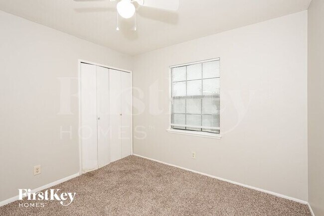 Building Photo - 4200 Wayfaring St