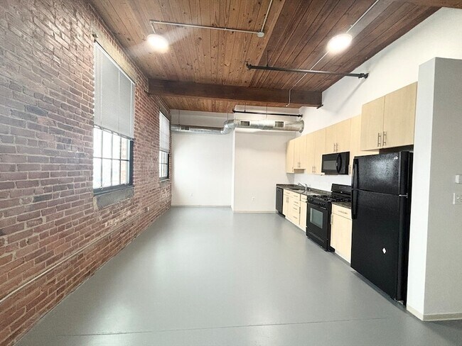 Building Photo - 88 Gerrish Ave