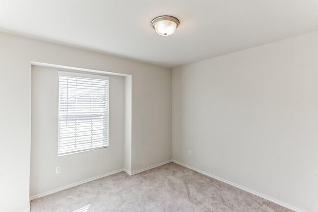 Building Photo - 3 Bedroom Home in Trails of Elizabeth Creek