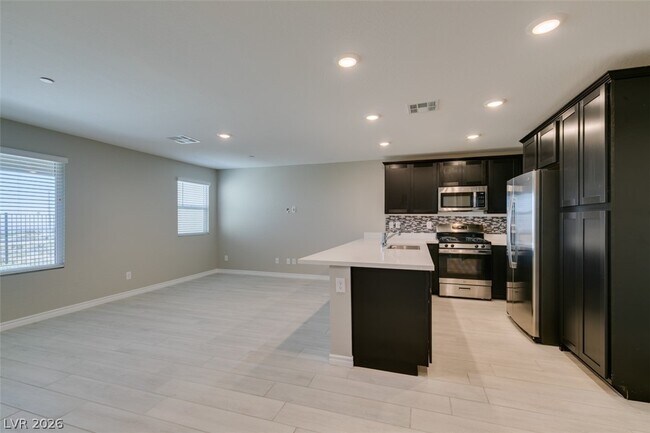 Building Photo - 6184 Rathbone St