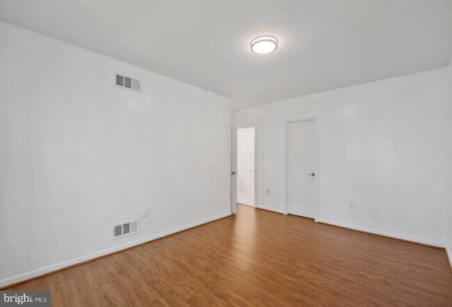 Building Photo - 12883 Cara Dr