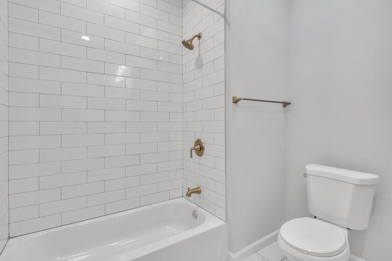 Building Photo - 810 Brooks Ln
