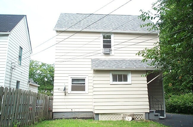 Building Photo - 5627 Jefferson Ave