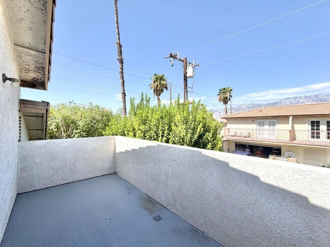 Building Photo - AVAILABLE NOW!! 3 Bedroom / 2 Bathroom Townhouse with pool in Cathedral City