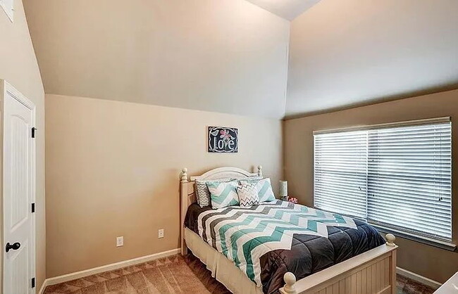 Building Photo - "Spacious 4-Bed Oasis with 2.5 Baths in Charming Simpsonville – 2400 Sq Ft of Comfort Awaits!"