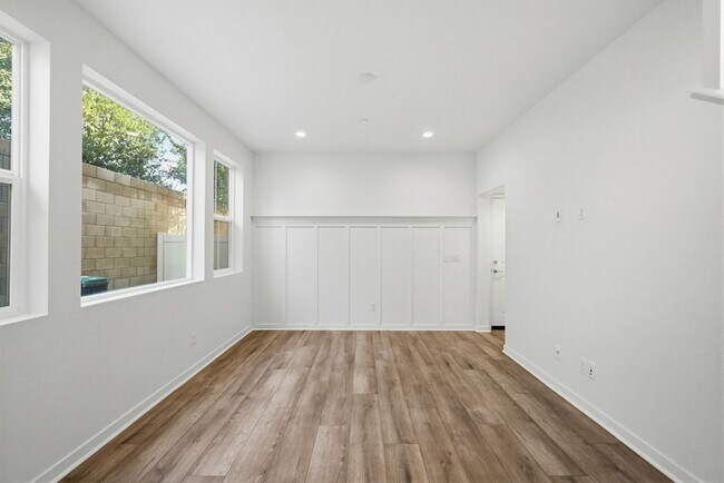 Building Photo - NEW LISTING 4 Bedroom, 3 Bathroom, 2 Garage Detached Condominium, with HVAC, Tankless Water Heate...