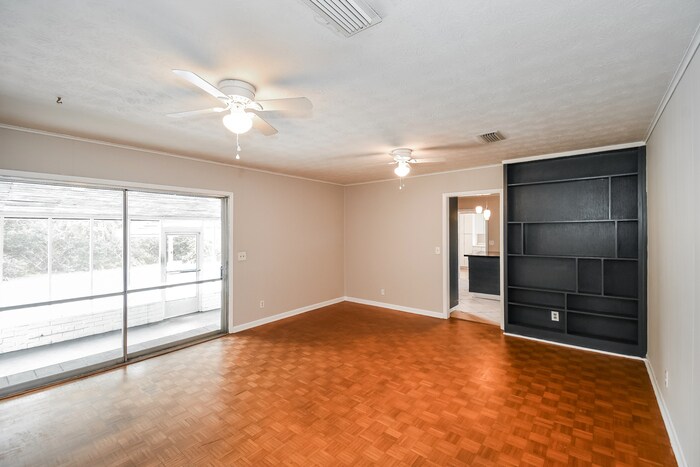 Building Photo - 2742 Holly Ridge Dr