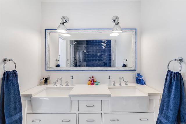 Building Photo - 325 S Sierra Ave