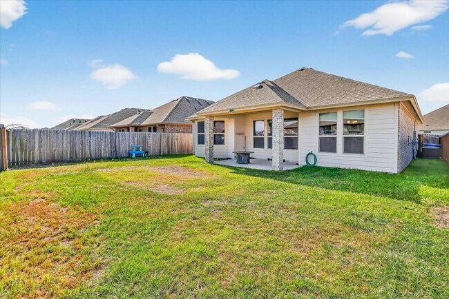 Building Photo - 2614 Vista del Sol