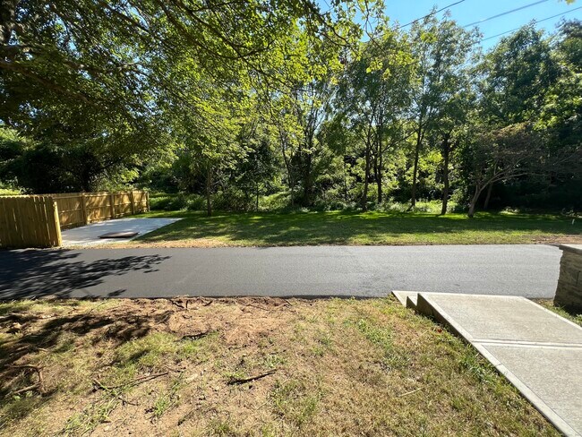 Building Photo - 46 Morgan St