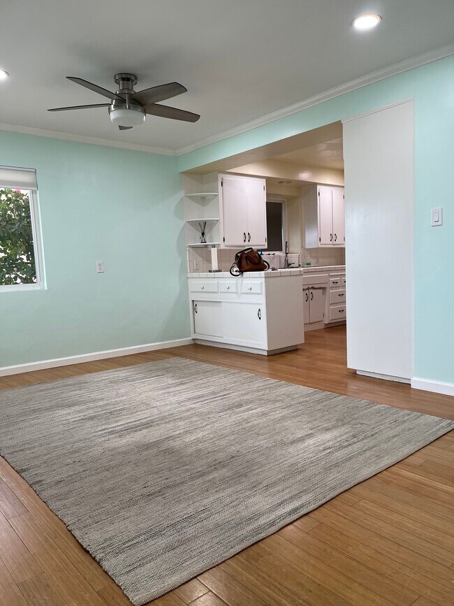 Building Photo - 5273 Montecito Dr