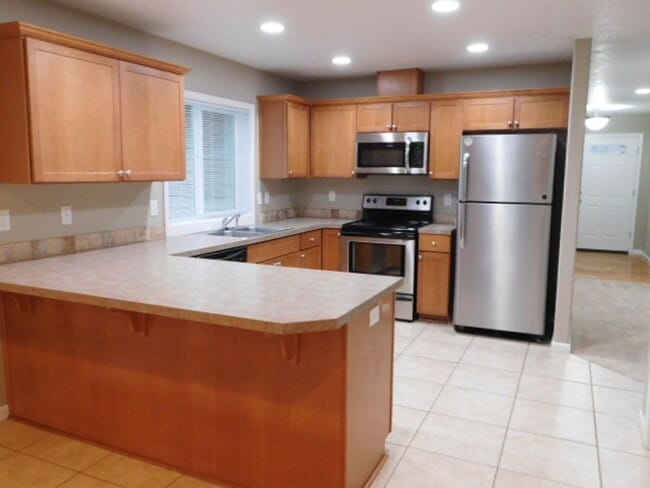 Building Photo - 3Bd/2Ba Single Story House - Available Soon!