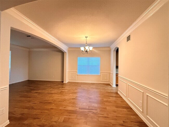 Building Photo - 2144 Brittany Colony Dr
