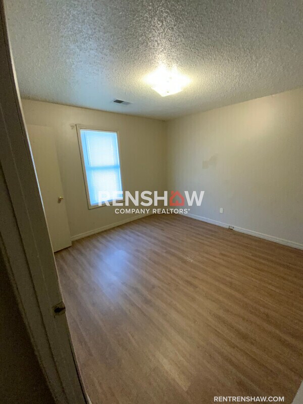 Building Photo - 320 Harton Ave