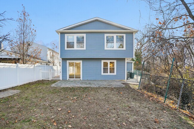 Building Photo - 11 Washington Ave