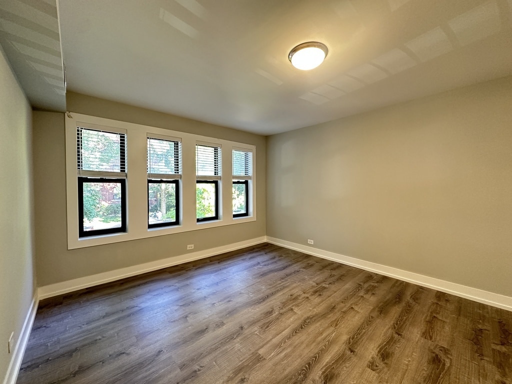 Building Photo - 913 Maple