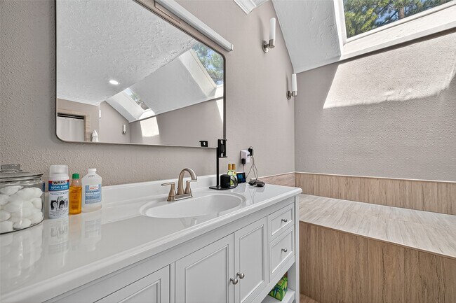 Building Photo - 5815 Green Terrace Ln