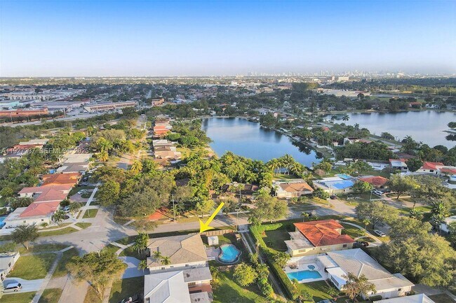 Building Photo - 1102 Meadow Lark Ave