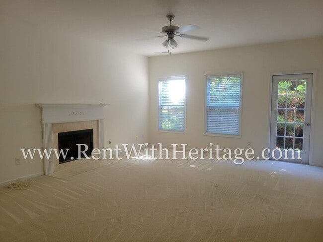 Building Photo - WOW!!!......COME SEE THIS GORGEOUS 4 BEDROOM / 3 BATH HOME IN THE POPULAR KINGSWOOD SUBDIVSION-A ...