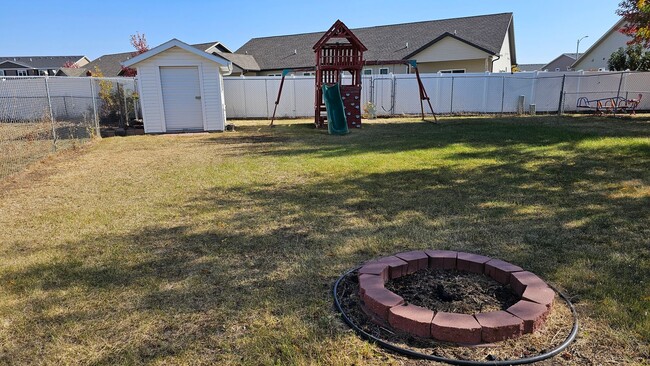 Building Photo - Beautiful Single Family Home