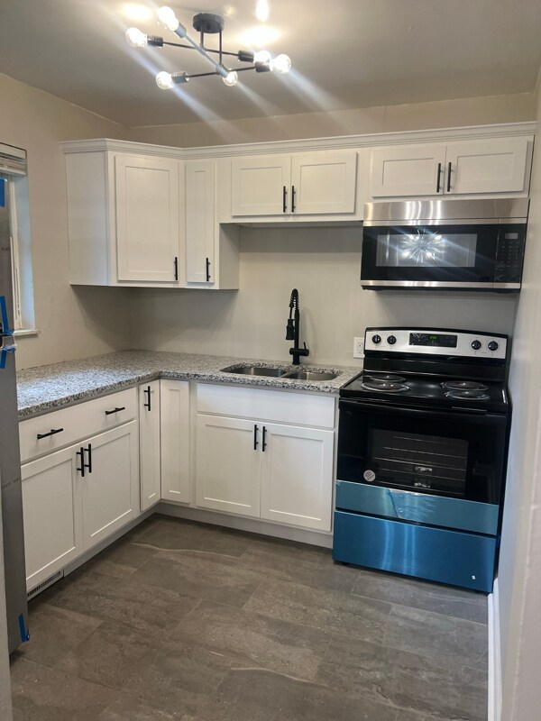 Building Photo - 7901 Camargo Rd