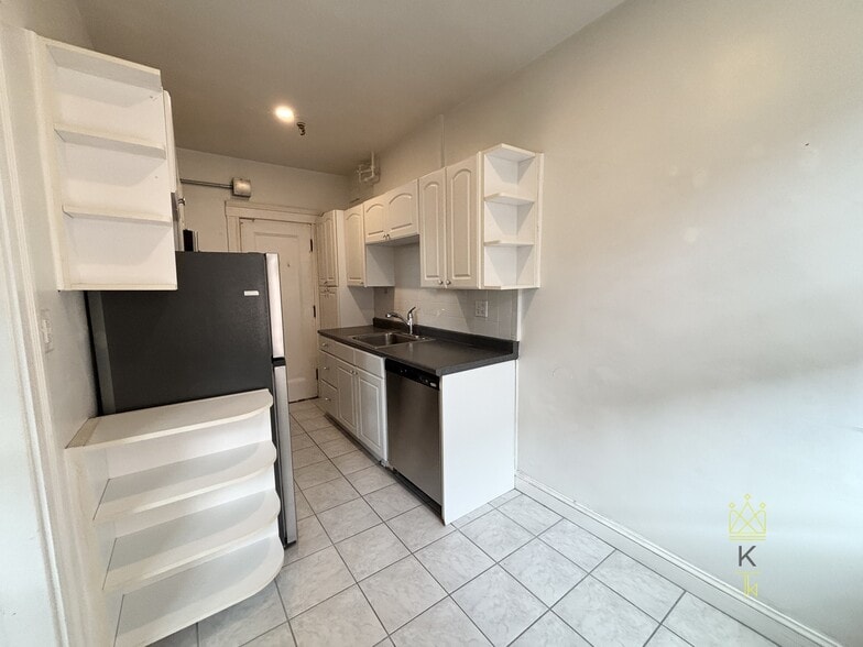 Building Photo - 1949 Commonwealth Ave