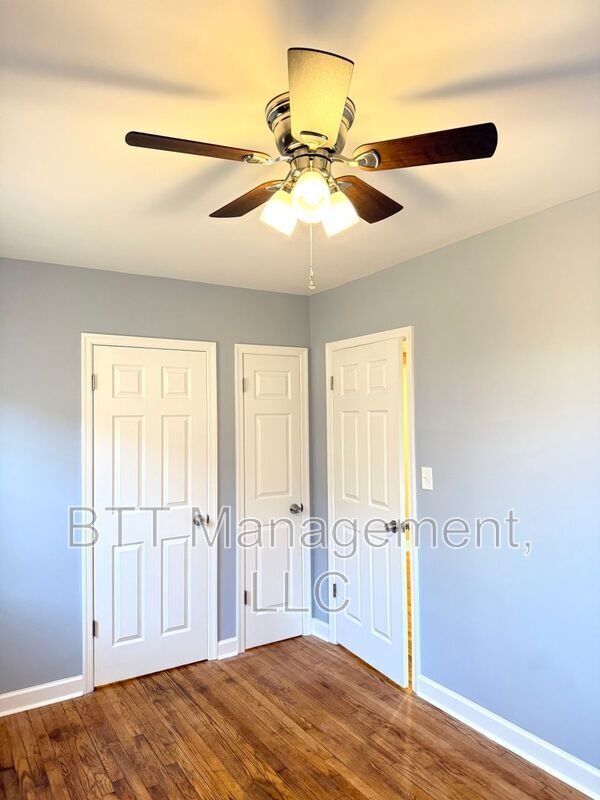 Building Photo - 8800 Plymouth St