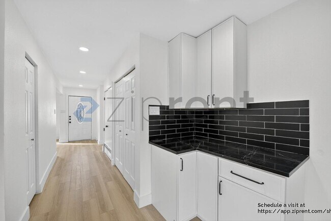 Building Photo - 1613 Cumberland Trail