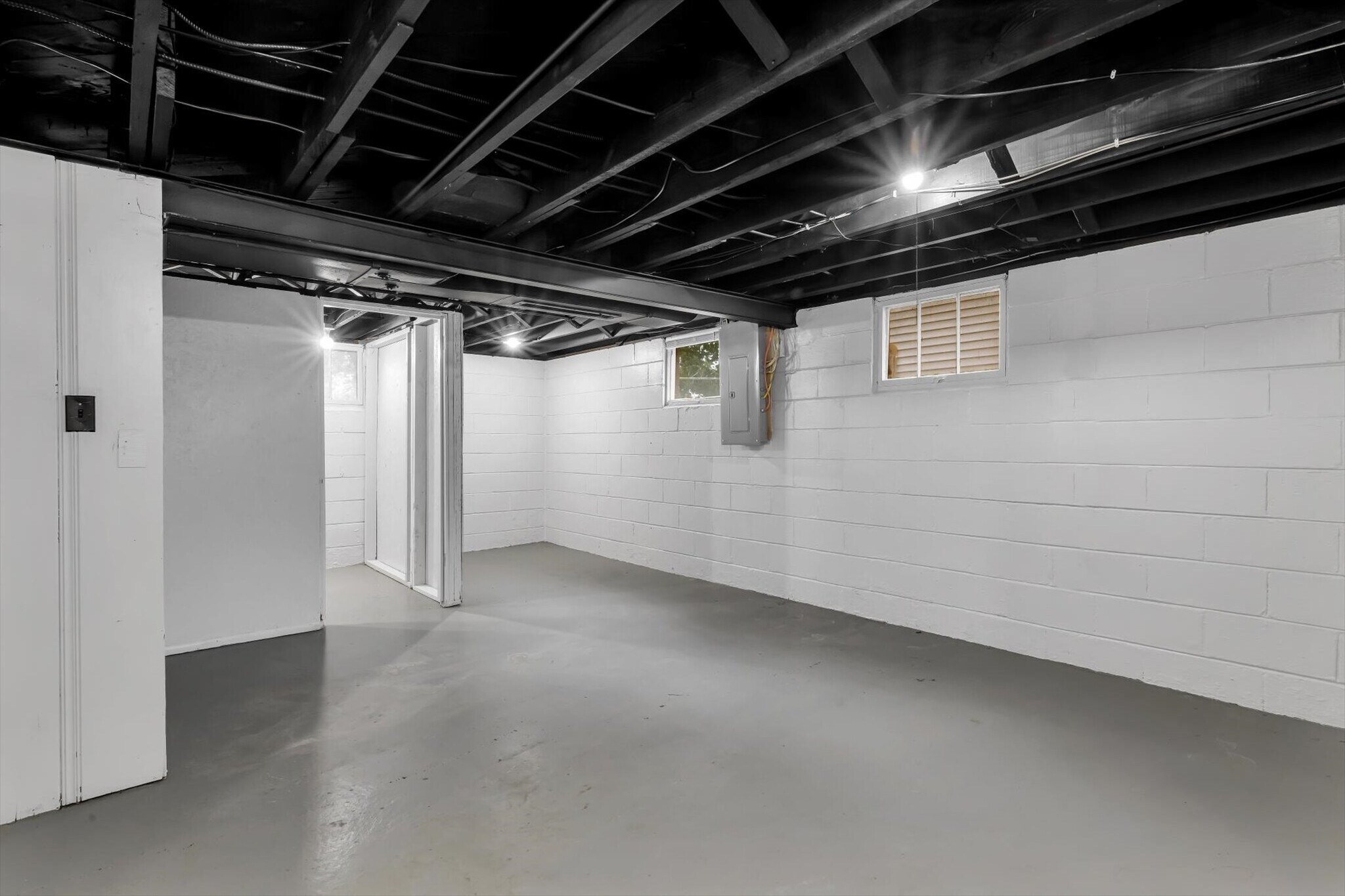 Building Photo - 8593 Engler ave