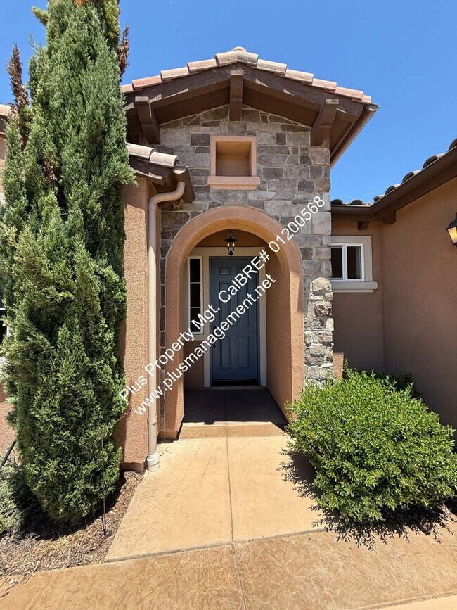 Building Photo - Newer Single Story Model Home Located In The Meadows at Rice Ranch with Three Car Garage