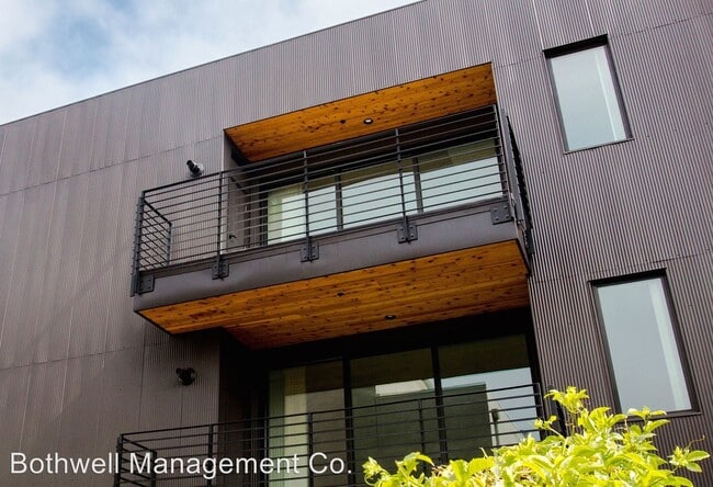 Building Photo - 2535 Brant St