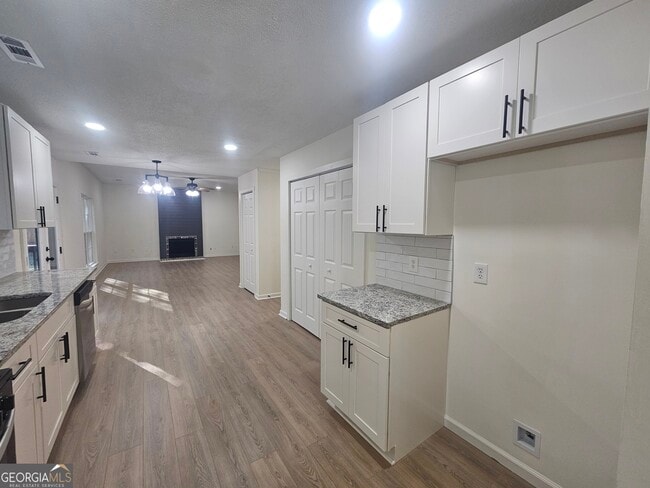 Building Photo - 150 Park Timbers Dr